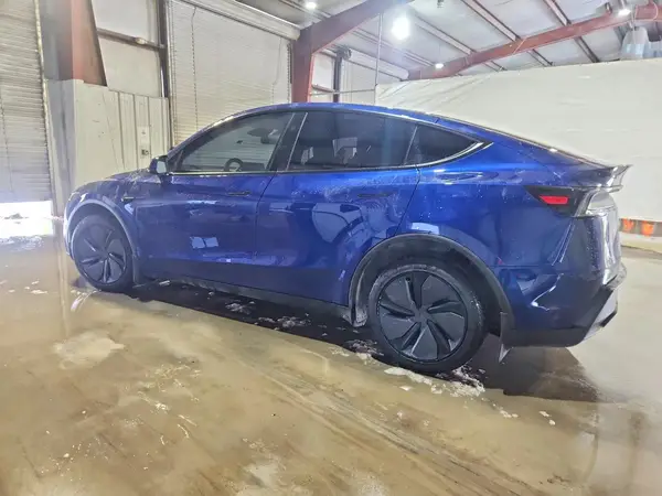 7SAYGDED5TF423926 2026 TESLA MODEL Y - Image 2