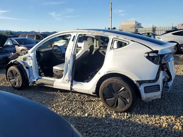 7SAYGDED5TF514503 2026 TESLA MODEL Y - Image 2