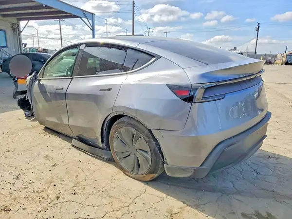7SAYGDED5TF529549 2026 TESLA MODEL Y - Image 2