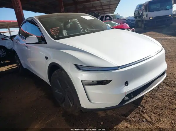 7SAYGDED5TF530653 2026 TESLA MODEL Y - Image 1