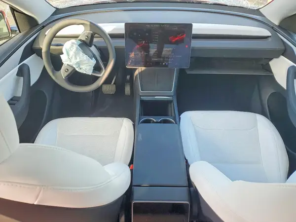 7SAYGDED5TF549820 2026 TESLA MODEL Y - Image 8