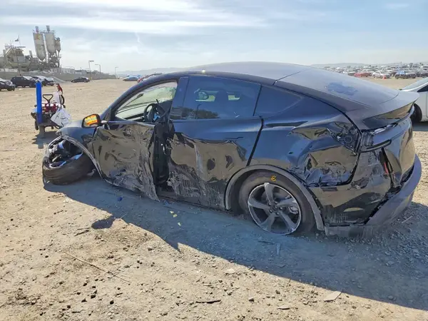 7SAYGDED5TF560090 2026 TESLA MODEL Y - Image 2