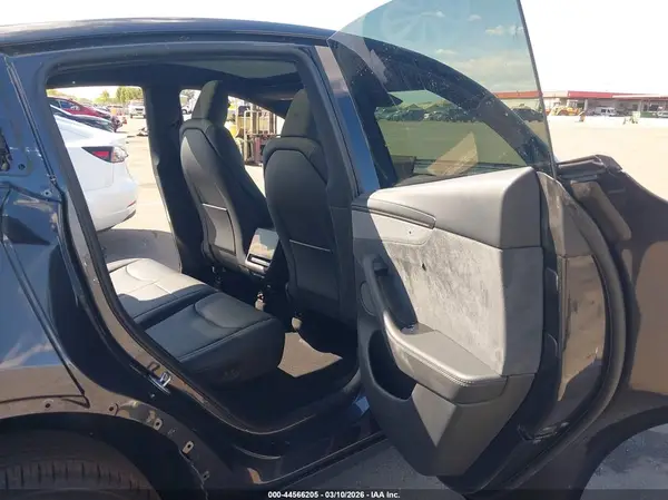 7SAYGDED5TF586320 2026 TESLA MODEL Y - Image 8