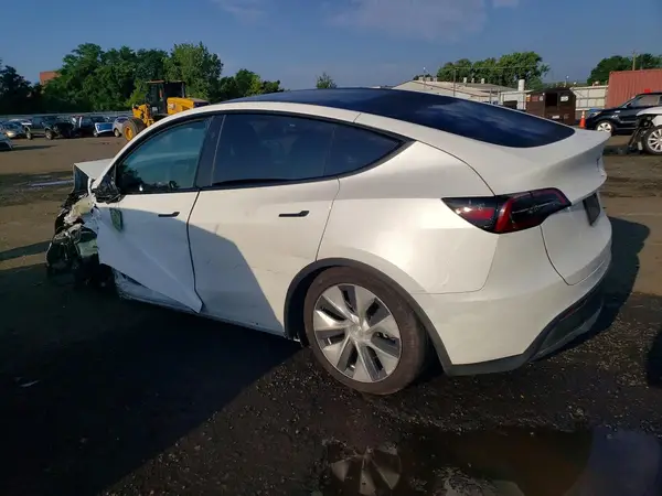 7SAYGDED6PF940819 2023 TESLA MODEL Y - Image 2