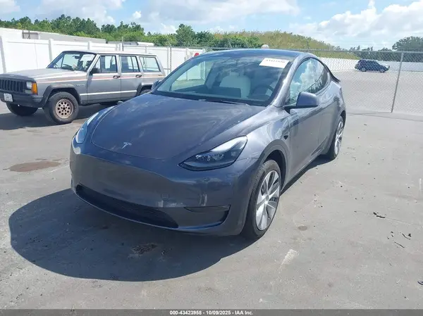 7SAYGDED6PF944272 2023 TESLA MODEL Y - Image 2