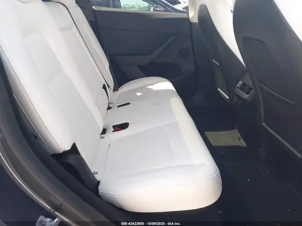 7SAYGDED6PF944272 2023 TESLA MODEL Y - Image 8