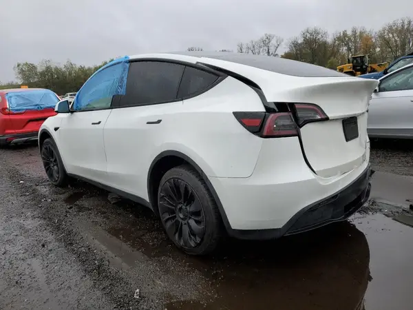 7SAYGDED6PF956342 2023 TESLA MODEL Y - Image 2