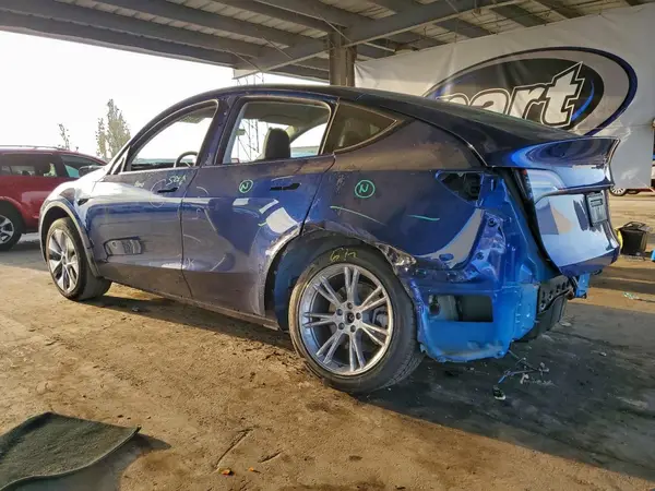 7SAYGDED6PF977000 2023 TESLA MODEL Y - Image 2