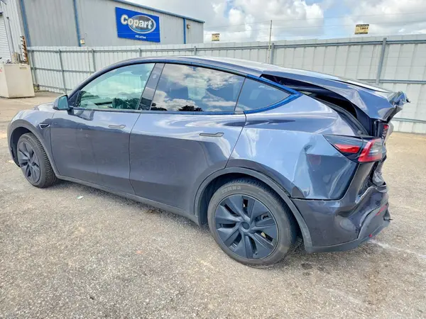 7SAYGDED6RA304109 2024 TESLA MODEL Y - Image 2