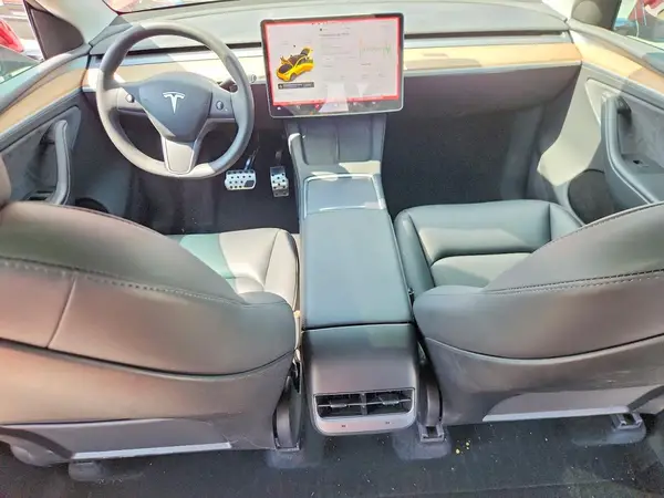 7SAYGDED6RA318267 2024 TESLA MODEL Y - Image 8