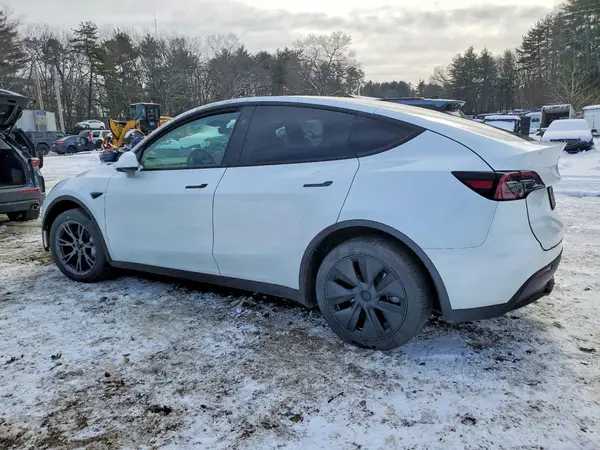 7SAYGDED6RA318642 2024 TESLA MODEL Y - Image 2