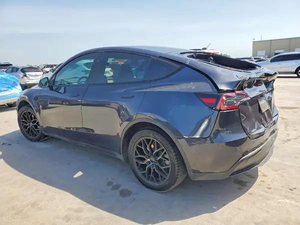 7SAYGDED6RA321475 2024 TESLA MODEL Y - Image 2
