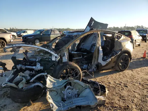 7SAYGDED6RA324943 2024 TESLA MODEL Y - Image 1