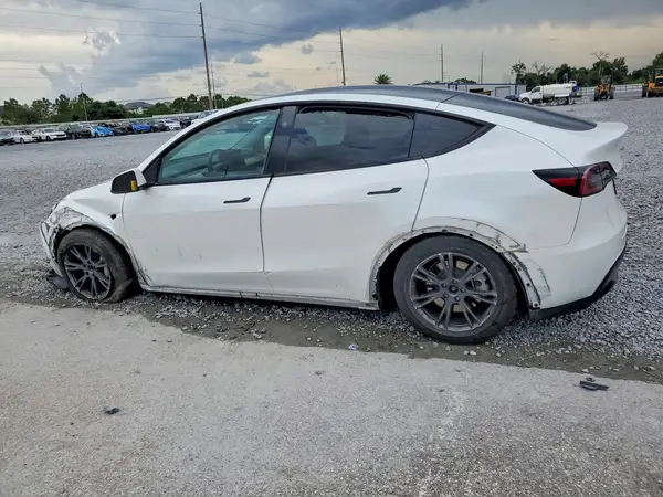 7SAYGDED6RA326191 2024 TESLA MODEL Y - Image 2