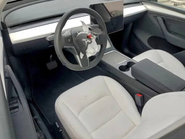7SAYGDED6RA333920 2024 TESLA MODEL Y - Image 8