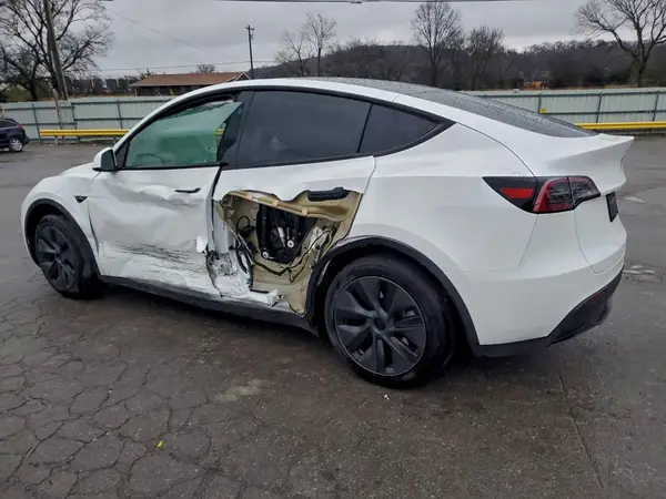 7SAYGDED6RA334985 2024 TESLA MODEL Y - Image 2