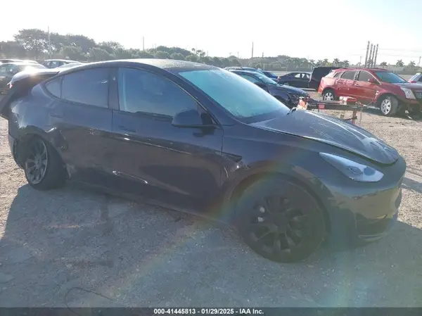 7SAYGDED6RF009594 2024 TESLA MODEL Y - Image 1