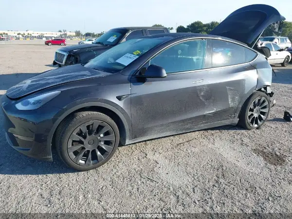 7SAYGDED6RF009594 2024 TESLA MODEL Y - Image 2