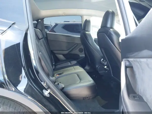7SAYGDED6RF010437 2024 TESLA MODEL Y - Image 8