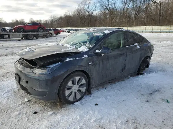 7SAYGDED6RF014455 2024 TESLA MODEL Y - Image 1