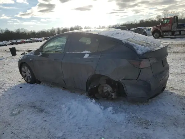 7SAYGDED6RF014455 2024 TESLA MODEL Y - Image 2