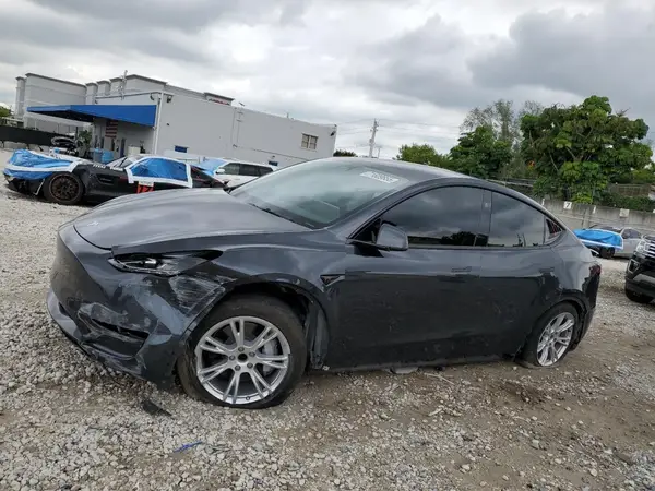 7SAYGDED6RF018828 2024 TESLA MODEL Y - Image 1