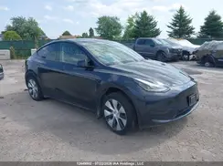 7SAYGDED6RF034317 2024 TESLA MODEL Y