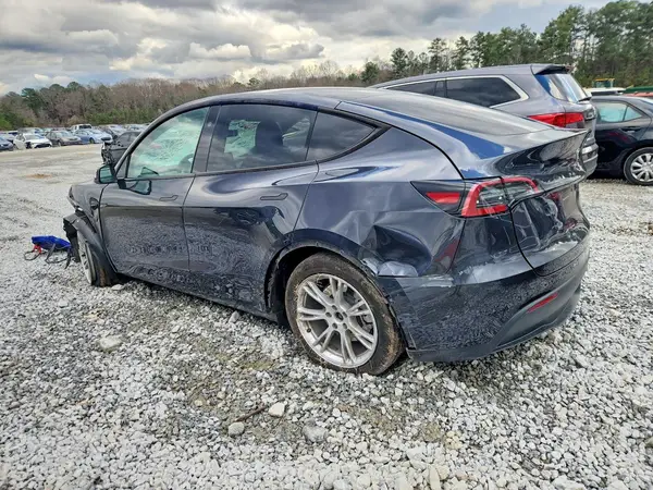 7SAYGDED6RF037928 2024 TESLA MODEL Y - Image 2