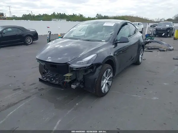 7SAYGDED6RF040246 2024 TESLA MODEL Y - Image 2
