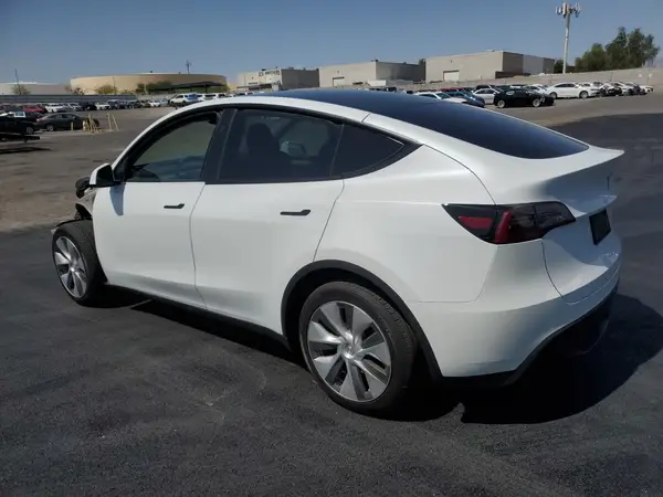 7SAYGDED6RF041199 2024 TESLA MODEL Y - Image 2