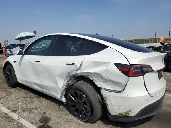 7SAYGDED6RF043891 2024 TESLA MODEL Y - Image 2