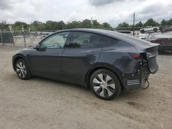 7SAYGDED6RF044250 2024 TESLA MODEL Y - Image 2