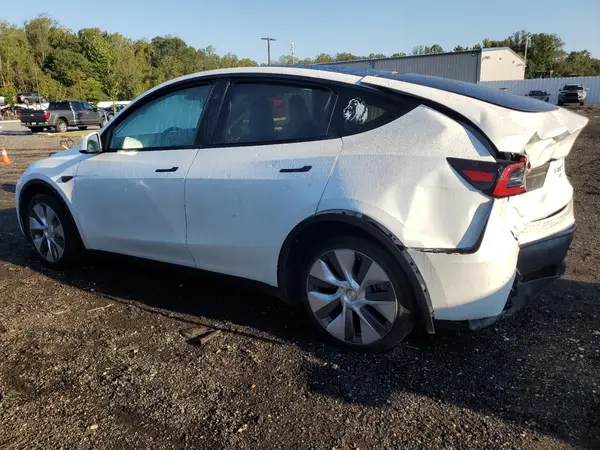 7SAYGDED6RF044698 2024 TESLA MODEL Y - Image 2