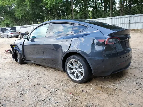 7SAYGDED6RF053126 2024 TESLA MODEL Y - Image 2