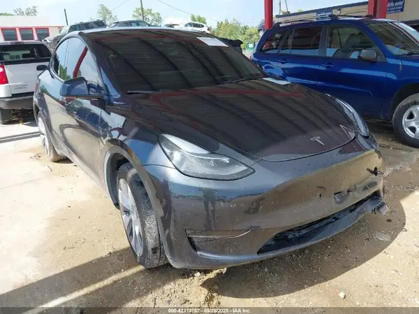 7SAYGDED6RF054342 2024 TESLA MODEL Y - Image 1