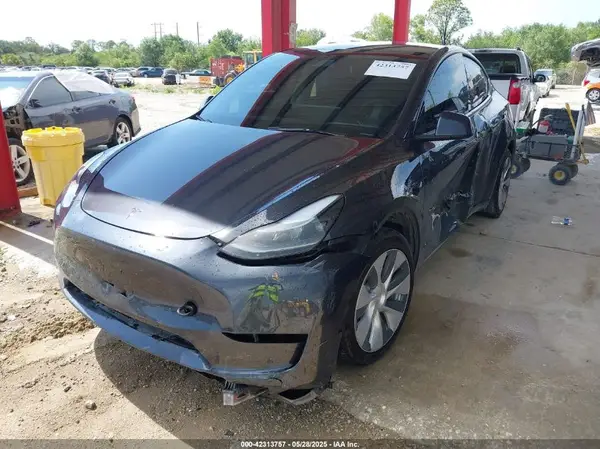 7SAYGDED6RF054342 2024 TESLA MODEL Y - Image 2