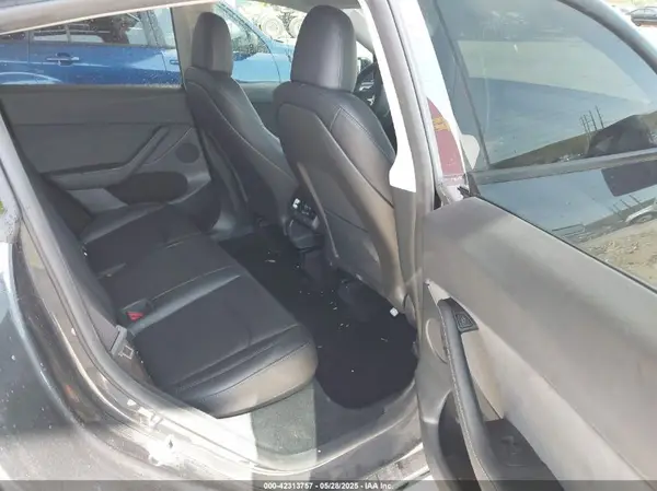 7SAYGDED6RF054342 2024 TESLA MODEL Y - Image 8
