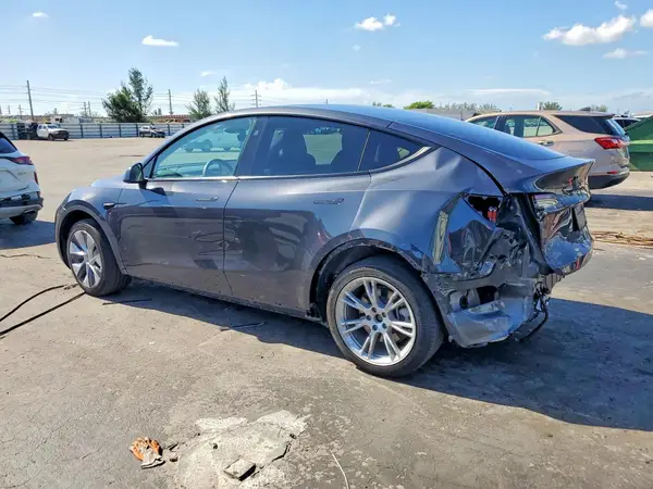 7SAYGDED6RF055006 2024 TESLA MODEL Y - Image 2