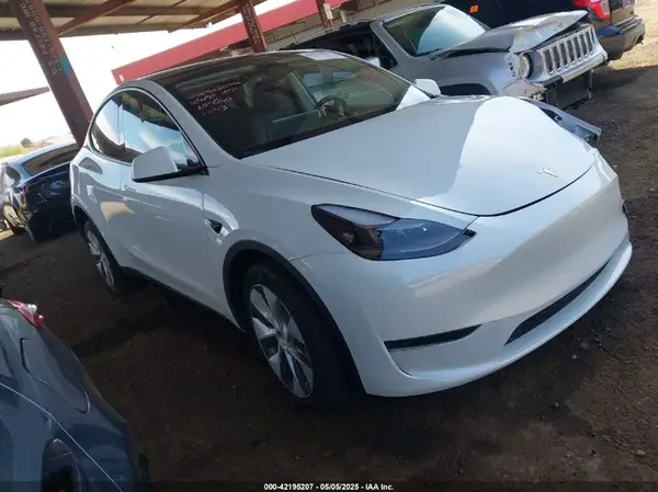 7SAYGDED6RF056253 2024 TESLA MODEL Y - Image 1