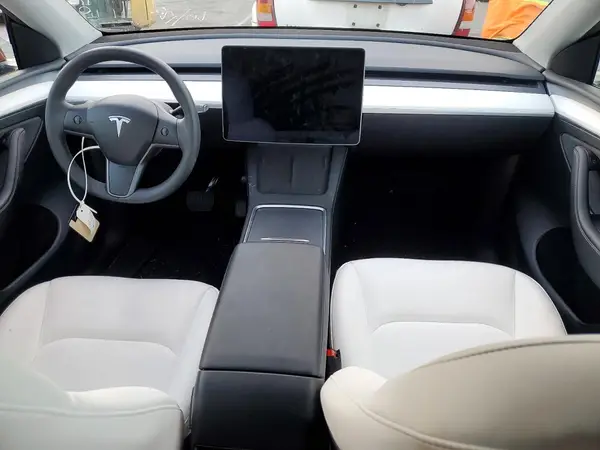 7SAYGDED6RF057614 2024 TESLA MODEL Y - Image 8
