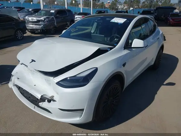 7SAYGDED6RF087213 2024 TESLA MODEL Y - Image 2