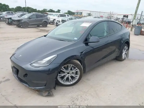 7SAYGDED6RF092556 2024 TESLA MODEL Y - Image 2