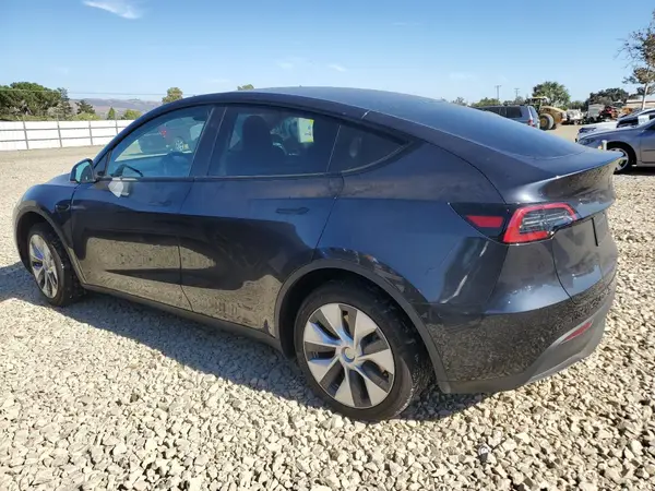 7SAYGDED6RF095506 2024 TESLA MODEL Y - Image 2