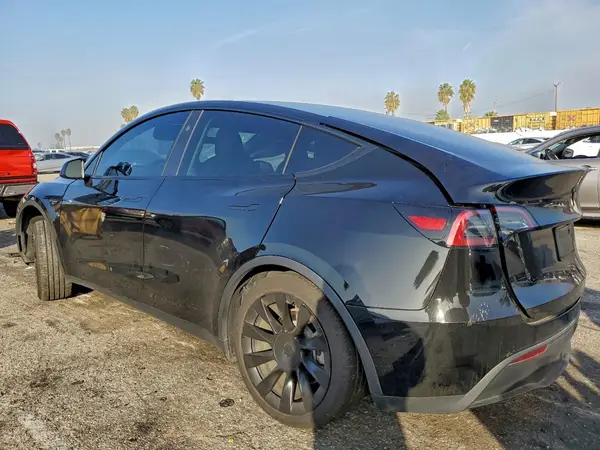 7SAYGDED6RF097563 2024 TESLA MODEL Y - Image 2