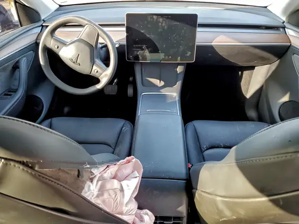 7SAYGDED6RF097563 2024 TESLA MODEL Y - Image 8