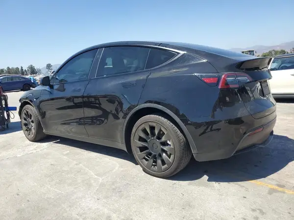 7SAYGDED6RF101479 2024 TESLA MODEL Y - Image 2