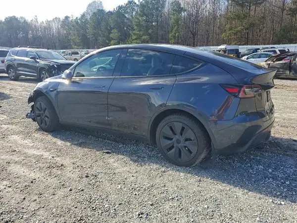 7SAYGDED6RF104477 2024 TESLA MODEL Y - Image 2