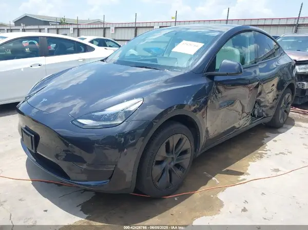 7SAYGDED6RF105712 2024 TESLA MODEL Y - Image 2