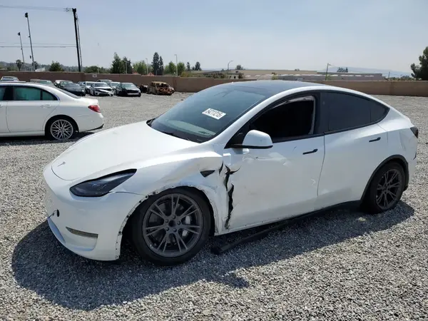7SAYGDED6RF107654 2024 TESLA MODEL Y - Image 1