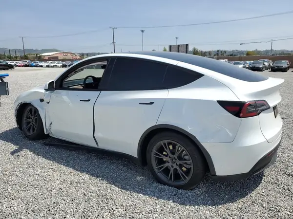 7SAYGDED6RF107654 2024 TESLA MODEL Y - Image 2